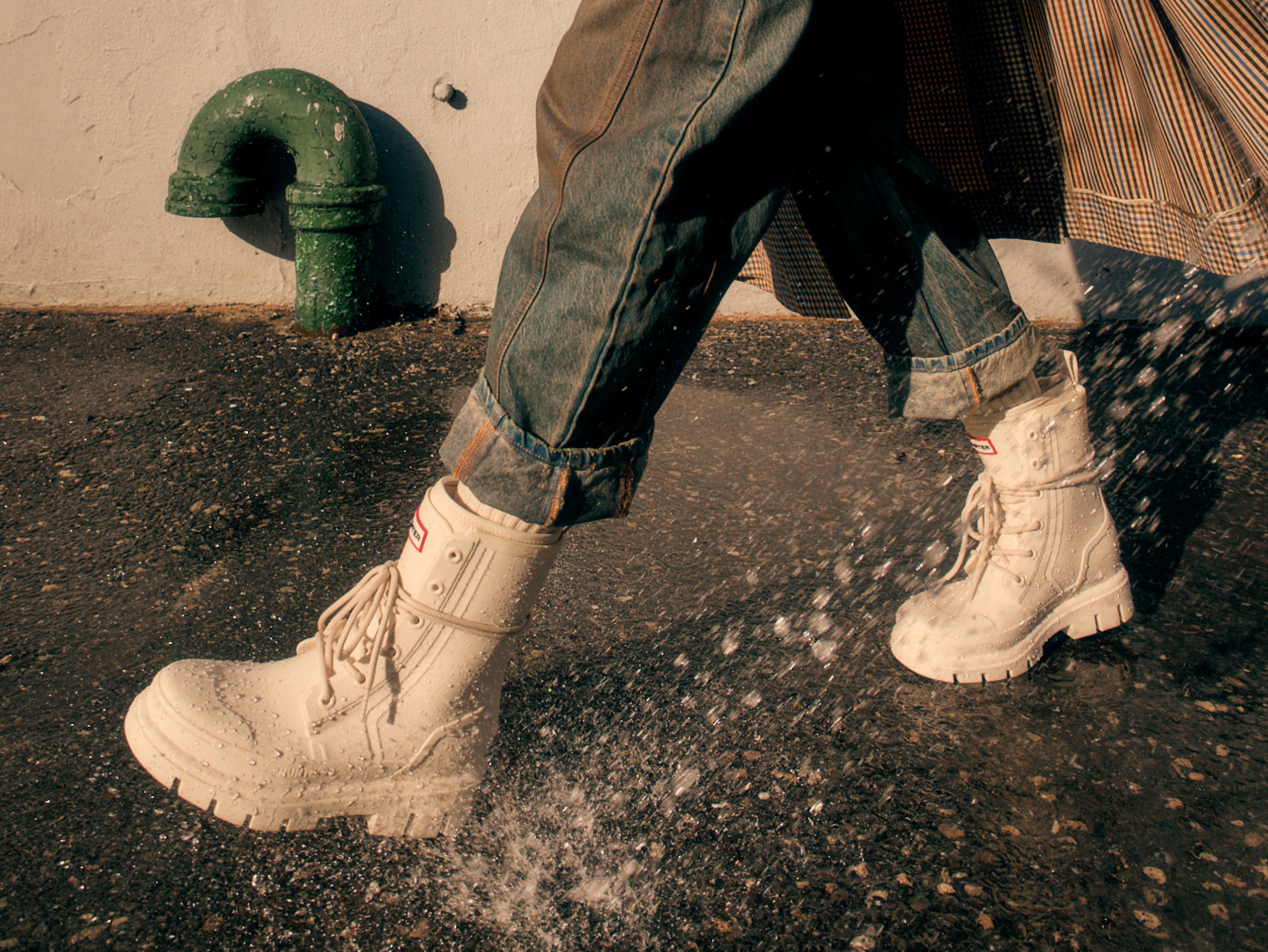 Promotional banner featuring Hunter booties